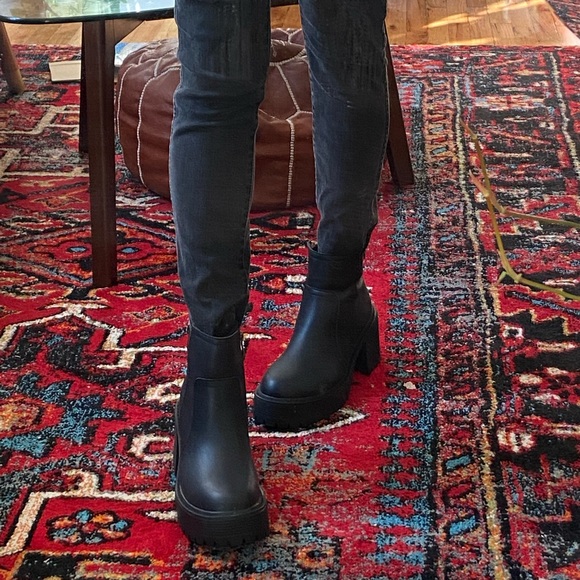 Platform chunky black boots - Picture 3 of 6